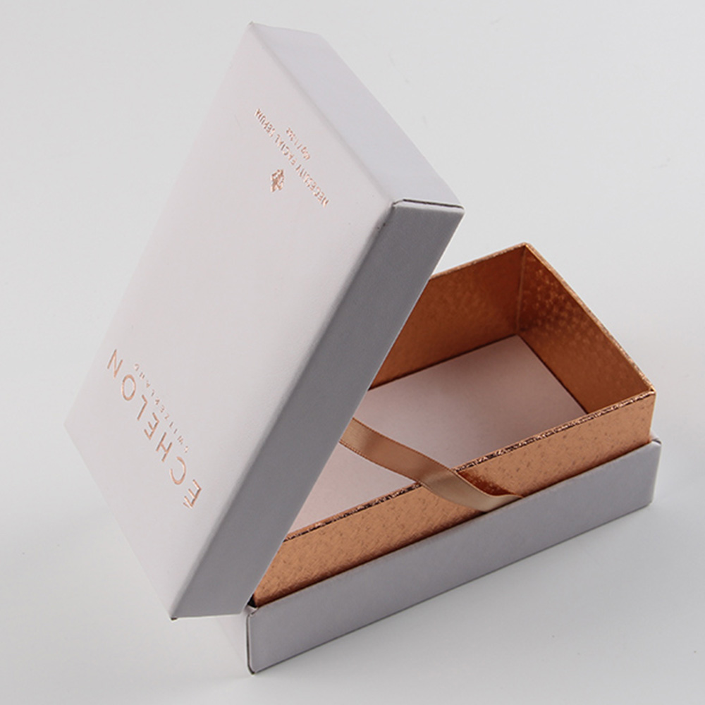 沒有印刷設(shè)備的廠家做香水禮品盒訂制會出問題嗎